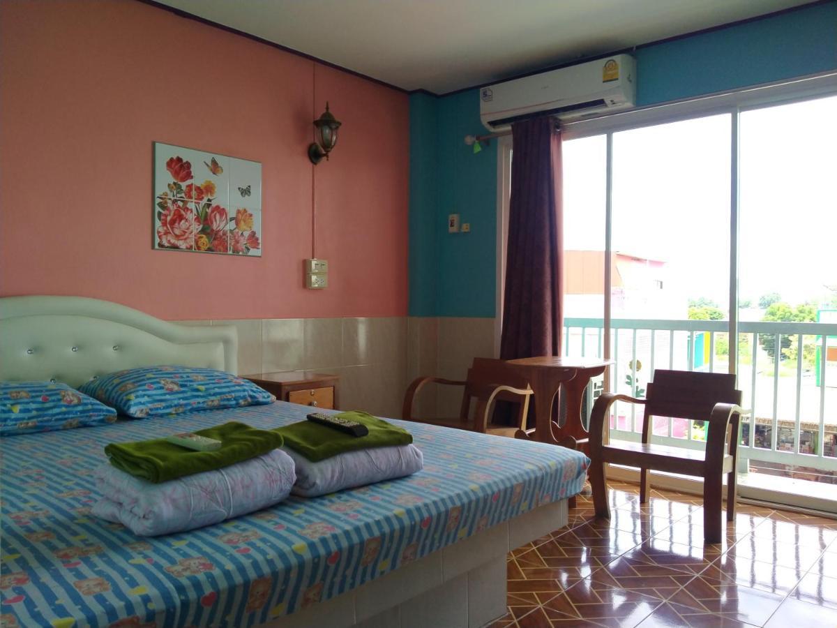 Rueangsrisiri Guesthouse 2 Сукхотхай Екстер'єр фото
