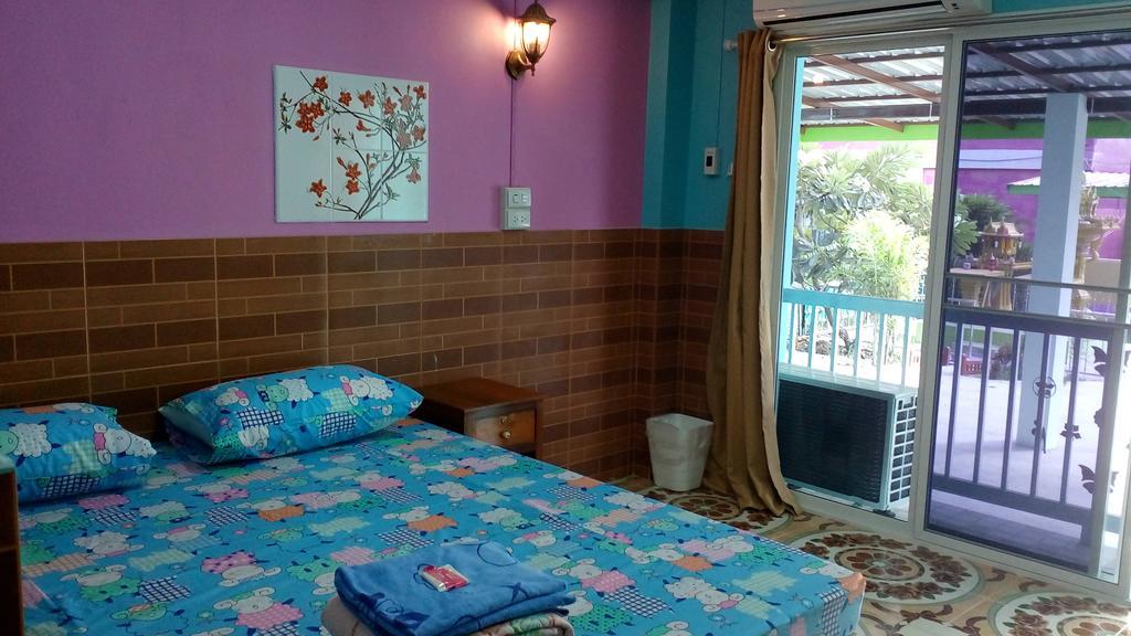 Rueangsrisiri Guesthouse 2 Сукхотхай Номер фото