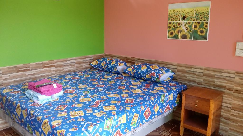 Rueangsrisiri Guesthouse 2 Сукхотхай Номер фото