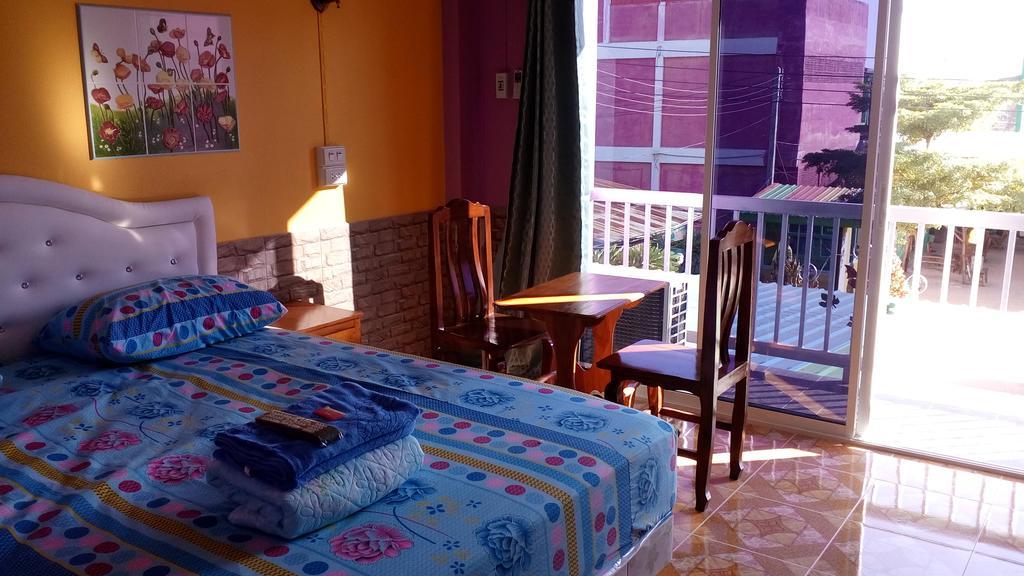 Rueangsrisiri Guesthouse 2 Сукхотхай Екстер'єр фото